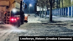 Філатов додав, що проїхати набережною можливо лише на самоскиді