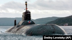 Unul dintre cele mai mari submarine nucleare rusești din clasa Akula. Poate transporta circa 27500 tone și patrulează Marea Barents 