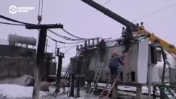 "Я научилась жить в условиях войны". ЧС в энергетике из-за ударов России по Украине: что происходит в Киеве и во Львове