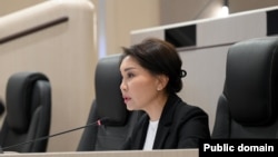 Элвира Сурабалдиева.