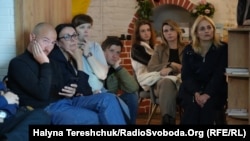 Мар’ян Кушнір (л) разом із колегами на показі фільму у Львові, 13 травня 2026 року