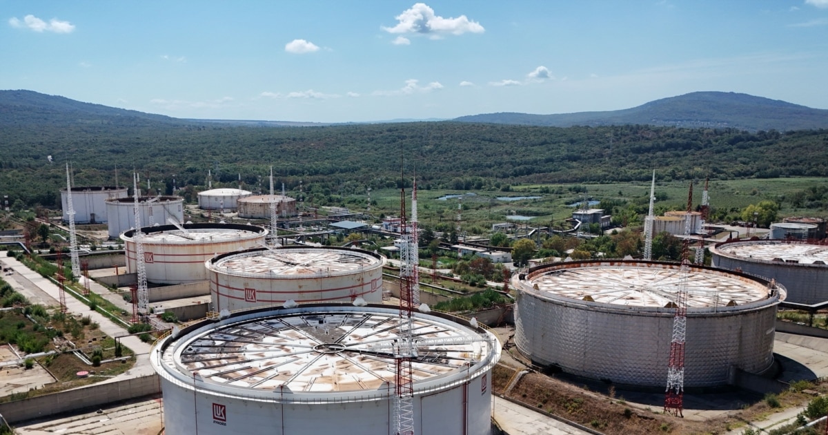 Ако рафинерията на Лукойл“ в Бургас не може да работи