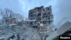 2 студзеня Расея атакавала Харкаў ракетамі «Іскандэр». Ратаўнікі працягваюць разьбіраць завалы. Сёньня знайшлі яшчэ аднаго загінулага.