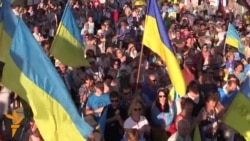 Mariupol Residents Protest Demilitarization Talks