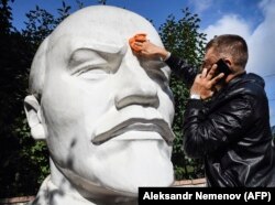 Curățarea statuii lui Lenin la Novosibirsk, 9 septembrie 2020