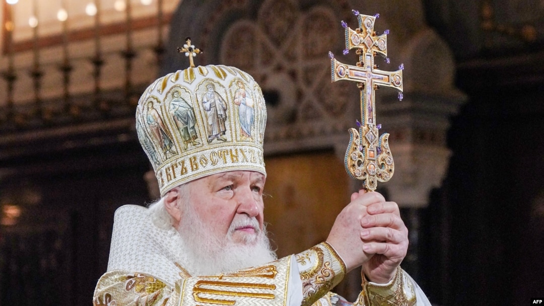 Patriarhul Kirill oficiază slujba de Crăciun la catedrala ortodoxă Hristos Mântuitorul din Moscova. Fotografie publicată de Biserica Ortodoxă Rusă pe 7 ianuarie 2025.