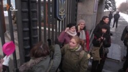 Ukrainian Women Demand Right To Serve in Combat
