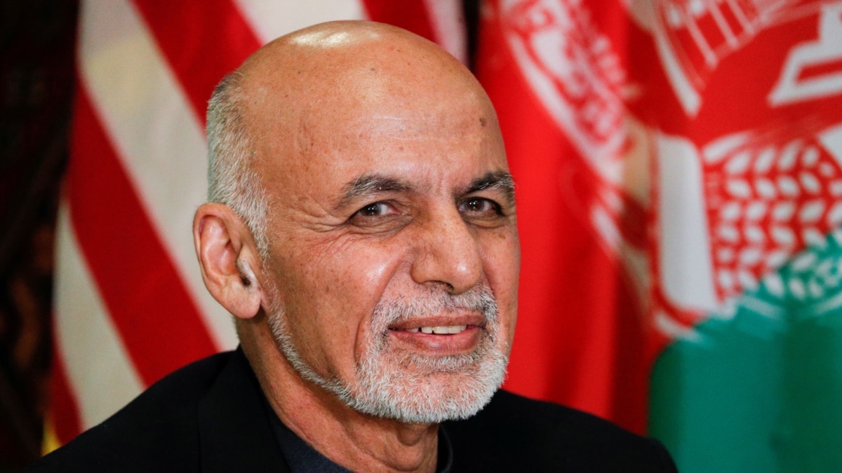 Афганістан: президент Гані залишив країну
