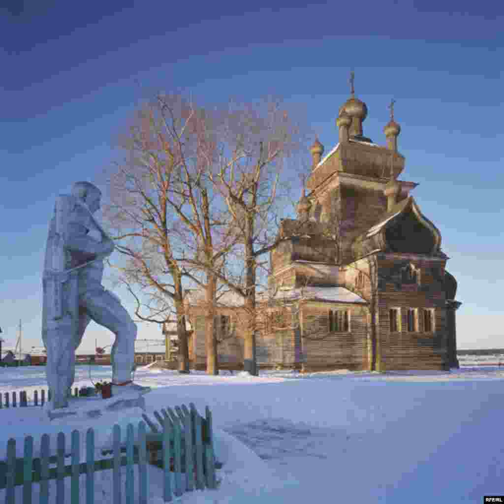 Russia's Vanishing Wooden Churches #23