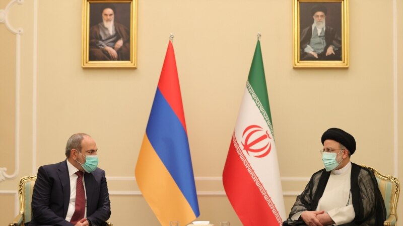 Пашинян и Раиси в Тегеране говорили о развитии отношений 
