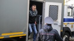 Чаму рэпрэсіі працягваюцца, чаму вызвалілі Статкевіча і Беларусь пасьля хапуну паміж Расеяй і Захадам