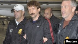 Виктор Бут после перевозки из Таиланда в США