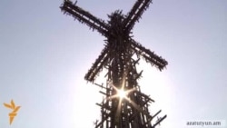 В Армении воздвигают 33-метровый крест