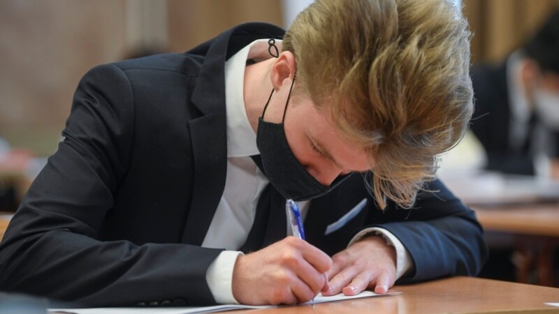 В Ульяновске школьники проваливают итоговые экзамены. Родители видят причину в дистанционном обучении