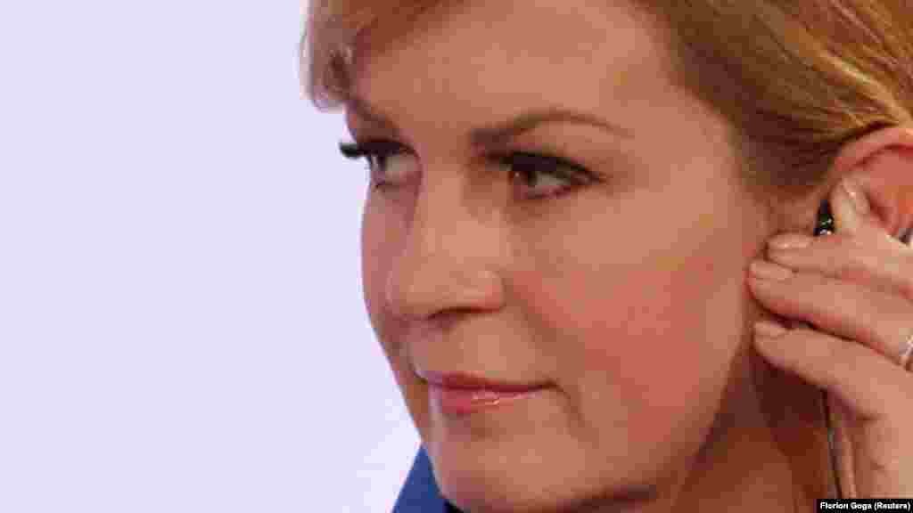 ХРВАТСКА - Иван Анушиќ, шеф на изборниот штаб на претседателката Колинда Грабар Китаровиќ, изјави дека претседателските избори во Хрватска веројатно ќе се одржат во втората половина на декември.