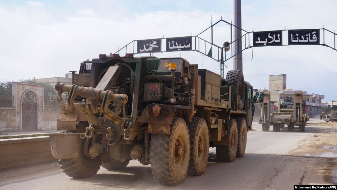 Turski vojni konvoj prolazi kroz grad Biniš u sirijskoj pokrajini Idlib, 10. februar 2020.