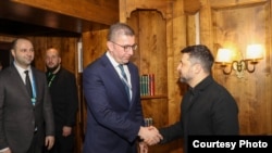 Македонскиот премиер Христијан Мицкоски на средба со унгарскиот претседател Володимир Зеленски на маргините на безбедносната конференција во Минхен
