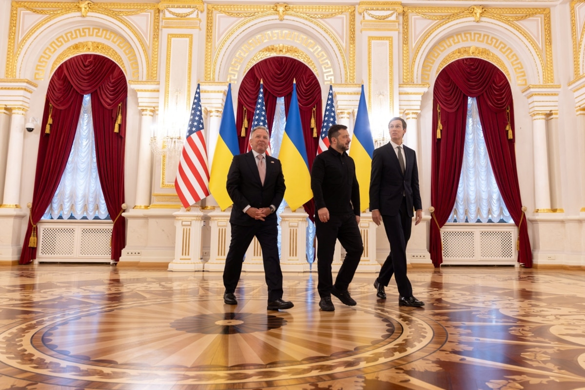 У Єврокомісії вітають спроби поновити мирний процес, але готові тиснути на Росію далі