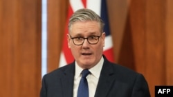 Стармер сказав, що він «обурений» серією нещодавніх підпалів на північному заході Лондона, останній з яких стався в суботу ввечері