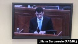 Chiril Gaburici, pe monitorul din sala pentru presă din incinta Parlamentului