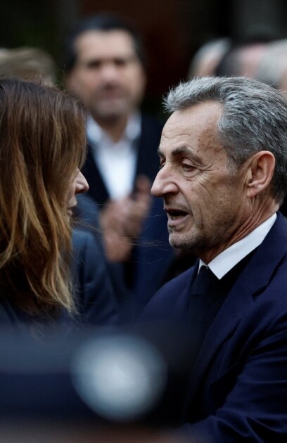 Бившият президент на Франция Никола Саркози влезе в затвора Санте