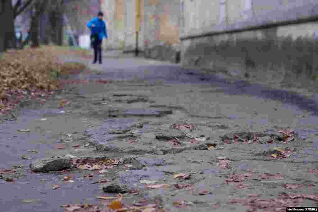В сентябре разве что трава была зеленее.&nbsp;