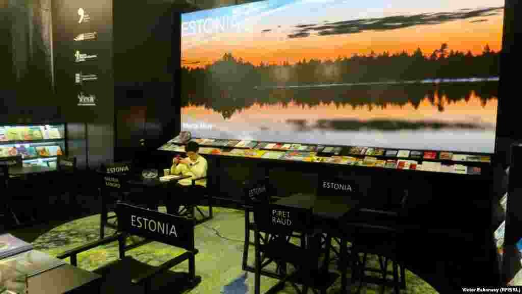 Unul din design-urile de stand cele mai spectaculoase: Estonia...