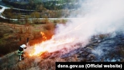 Кабмін пропонує збільшити штрафи за спалювання сухої трави