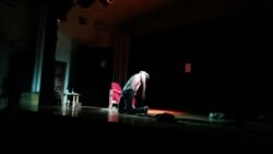 'Uşaqlar bizim əksimizdir, biz neyləsək, onlar təkrar edirlər. Biz savaşsaq, onlar da savaşır, vəhşi olurlar'