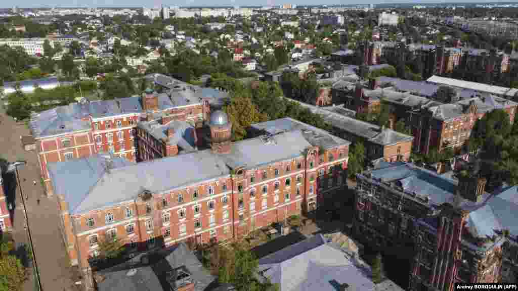 In its heyday, the Proletarka was a self-contained community with shops, a library, hospital, two swimming pools, a theater and even an observatory.&nbsp;