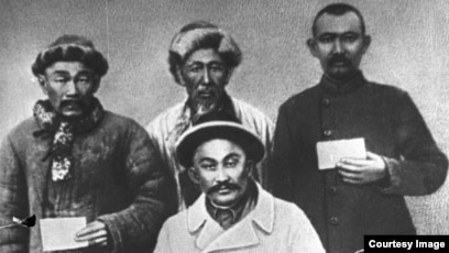 Ақ көйлектегі секс