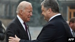 Joe Biden və Petro Poroshenko