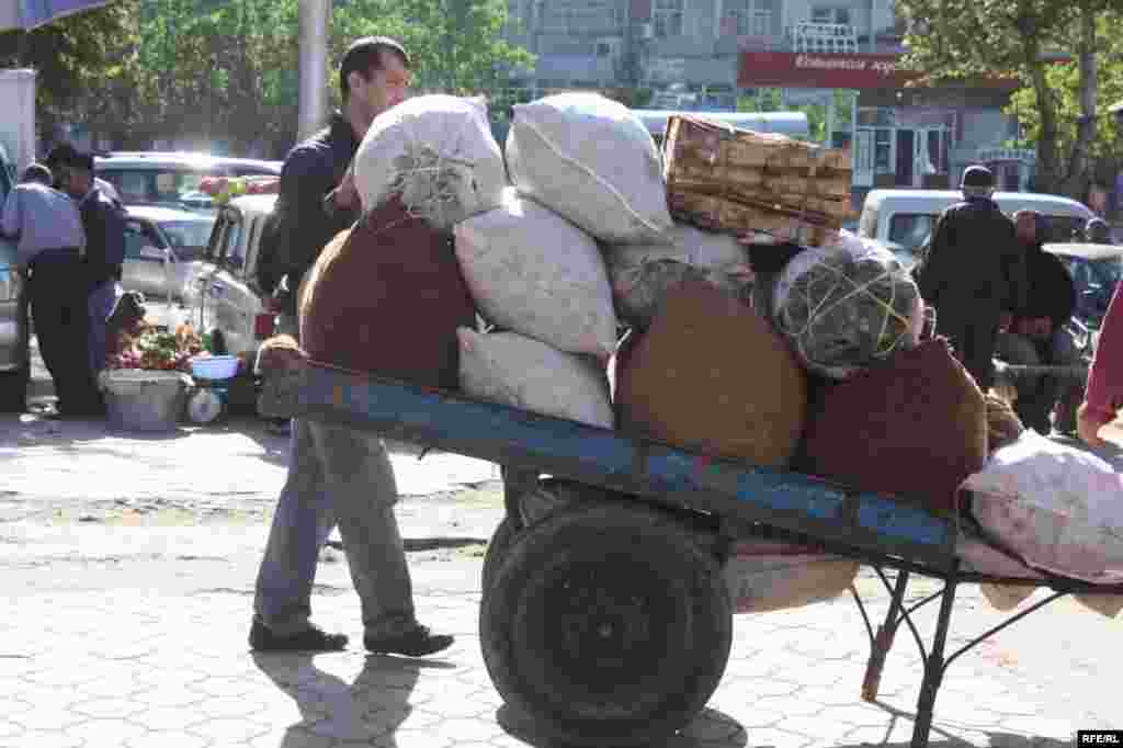 Дар орзуи арзонӣ #18