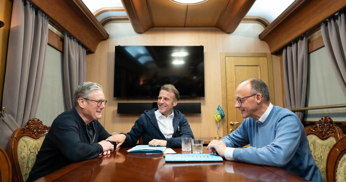 „უბრალო ცხვირსახოცს ნარკოტიკად ასაღებენ" - ელისეს სასახლემ რუსულ დეზინფორმაციას უპასუხა