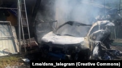 Через російську атаку у місті пошкоджені п’ятиповерхівки та магазини, вогонь знищив автівку. Фото архівне 