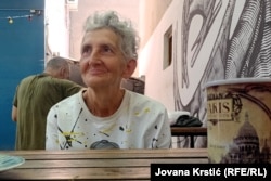"Mnogo nam znači ova hrana", kazala je žena koja duže od godinu dana sa sinom živi na ulici.