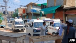 آمبولانس‌ها نزدیک محل انفجار