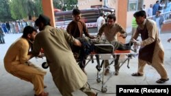 له چاودنې ژوبل تنان روغتون ته وړل کېږي. ۲۰۱۹، ۷م اکتوبر