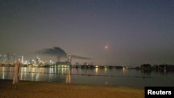 Дим над пошкодженим готелем на острові Пальма-Джумейра в Дубаї, ОАЕ, 28 лютого 2026 року, скріншот із відео