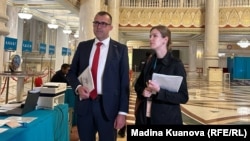 Специальный координатор ОБСЕ Габор Хайду (Румыния) и глава миссии Парламентской ассамблеи ОБСЕ Люция Тацер Перлин (Словения). Астана, 23 августа 2026 года

