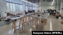 Дроновите „Самџет“ се наредени за да ја постават фината електроника