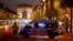 Pe Champs Elysées după atentatul de joi seara