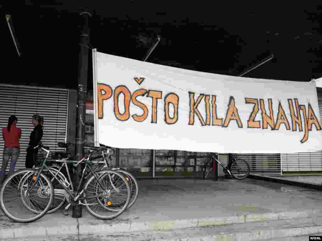 Hrvatska - Protesti studenata - Studenti Filozofskog fakulteta u Zagrebu su svojim protestima zahtijevali pravo na slobodno obrazovanje.