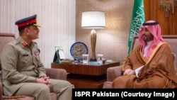 Асим Мунир на встрече с наследным принцем и премьер-министром Саудовской Аравии Мухаммедом бин Салманом. Эр-Рияд, 6 ноября 2024 года