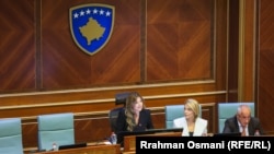 Kryetarja e Kuvendit të Kosovës, Albulena Haxhiu, gjatë seancës konstituive të mbajtur më 9 gusht.