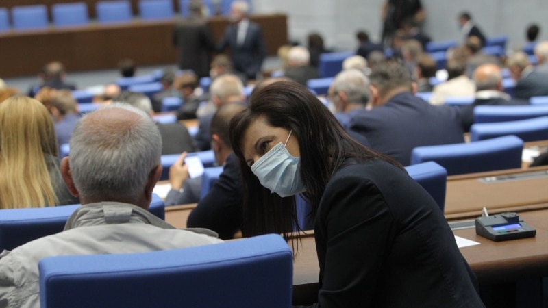 Во новиот бугарски Парламент ќе влезат шест партии, покажуваат анкетите