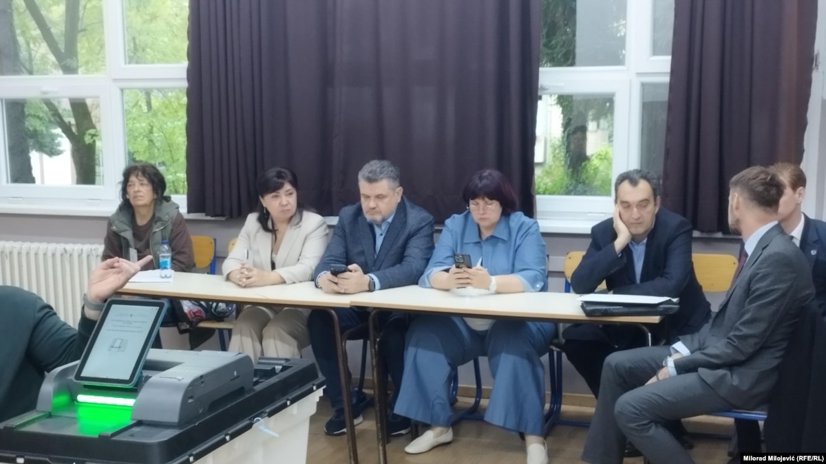 Otvorena birališta u BiH, prvi izbori uz skenere i biometrijsku identifikaciju birača Otvorena birališta u BiH, prvi izbori uz skenere i biometrijsku identifikaciju birača