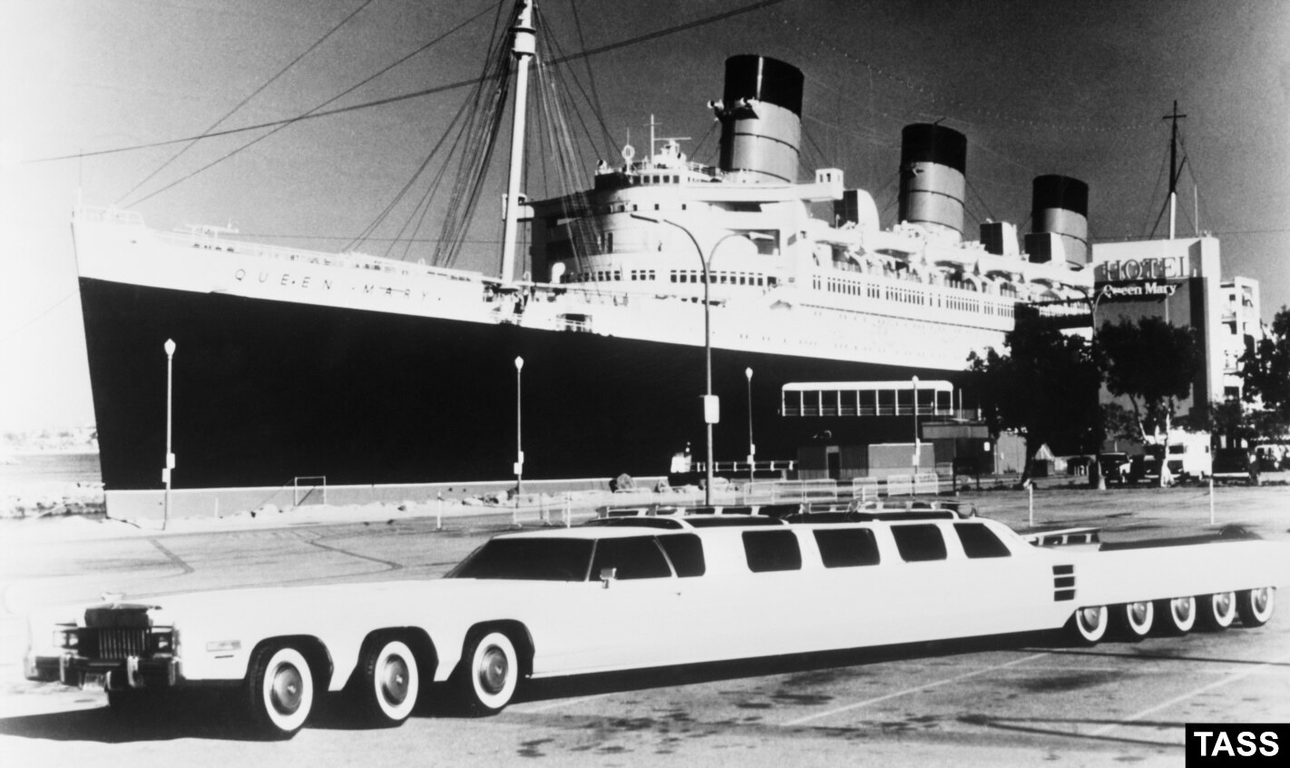 被稱為「美國夢」的加長豪華轎車1985 年在紐約成立。該汽車的製造者傑伊·奧伯格 (Jay Ohrberg) 設計了許多電影中的標誌性車輛，包括《回到未來》中的德羅寧 (DeLorean) 和帶翼的蝙蝠車。這輛豪華轎車後來又加長了 12 米，增加了一個直升機停機坪。奧爾伯格透過電子郵件告訴自由歐洲電台/自由電台，這輛豪華轎車在年久失修後，現在「正在美國進行修復」。  