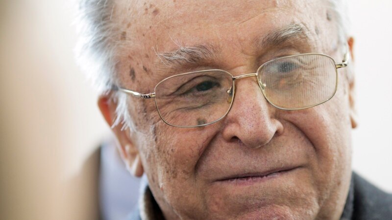 Medicii spun că starea de sănătate a fostului președinte Ion Iliescu este „staționară”, dar are nevoie de oxigen