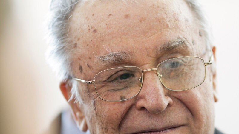 Vdes Ion Iliescu, udhëheqësi i parë postkomunist i Rumanisë